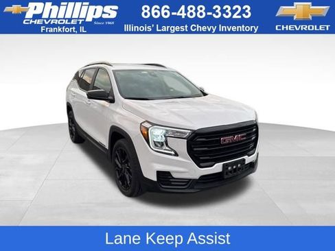 Used 2024 GMC Terrain SLE w/ Elevation Edition image 7