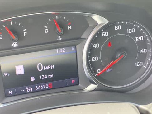 Used 2022 GMC Terrain SLE w/ Driver Convenience Package FWD image 19