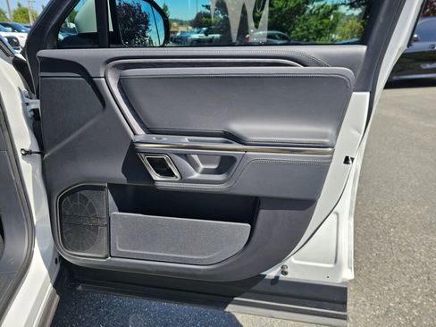 Used 2022 Rivian R1T Adventure AWD/4WD image 11