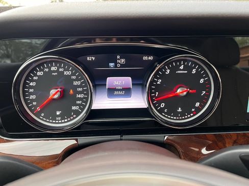 Used 2017 Mercedes-Benz E 300 4MATIC image 21