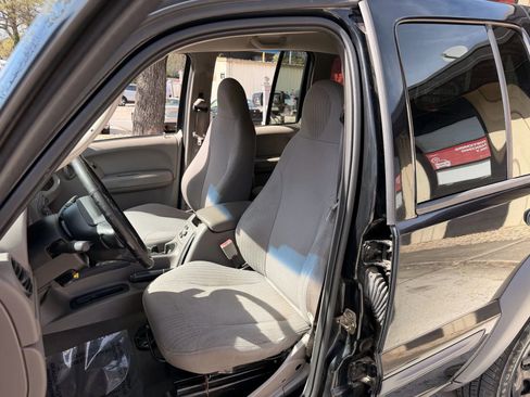 Used 2004 Jeep Liberty Sport w/ PWR Convenience Group image 12