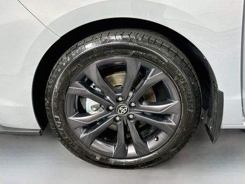 Certified 2026 Toyota Sienna XSE FWD image 33