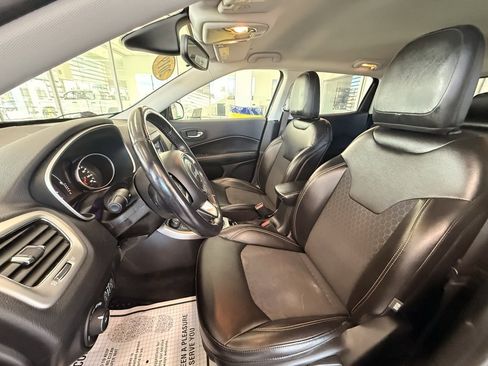 Used 2019 Jeep Compass Latitude w/ Cold Weather Group image 12