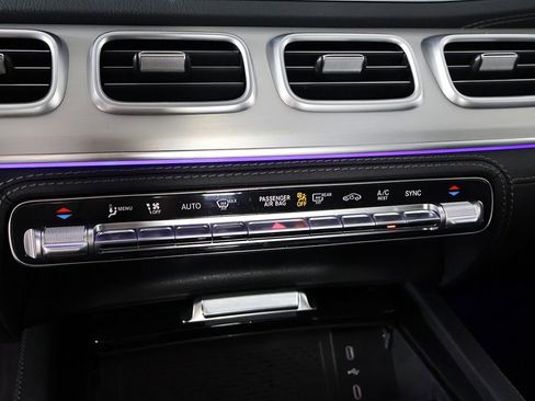 Used 2024 Mercedes-Benz GLE 450 4MATIC w/ AMG Line Exterior image 46