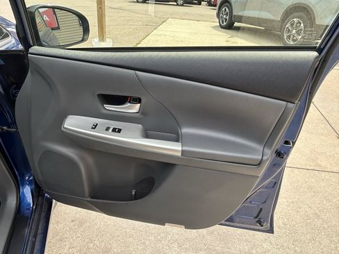 Used 2013 Toyota Prius V Five FWD image 16
