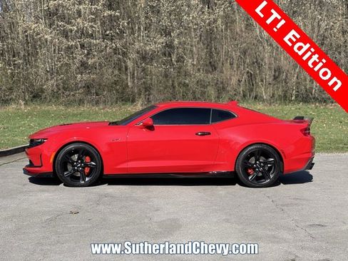 Used 2021 Chevrolet Camaro LT image 4