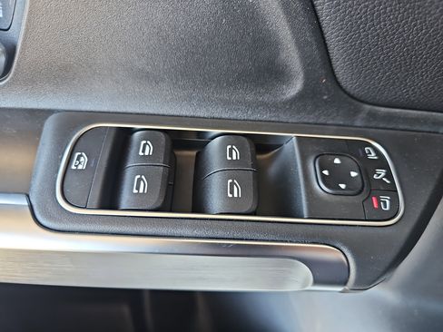 New 2026 Mercedes-Benz GLB 250 image 28