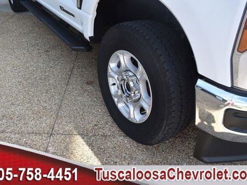 Used 2025 Ford F250 XLT w/ FX4 Off-Road Package image 12