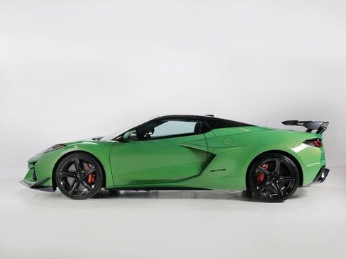 Used 2026 Chevrolet Corvette Z06 RWD image 2