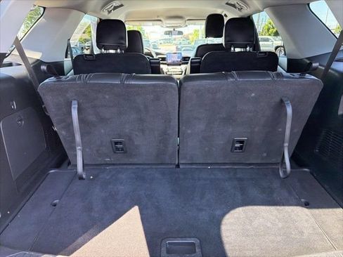 Used 2024 Ford Explorer XLT w/ Equipment Group 202A AWD/4WD image 39