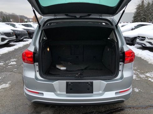Used 2017 Volkswagen Tiguan Sport image 34