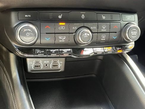 Used 2022 Dodge Durango GT AWD/4WD image 16