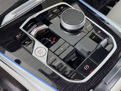 New 2026 BMW X5 xDrive50e w/ M Sport Package image 17
