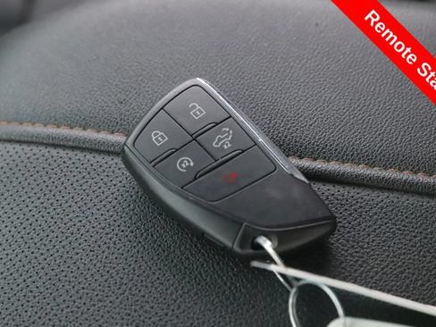 Used 2024 GMC Sierra 1500 AT4 w/ AT4 Preferred Package AWD/4WD image 3