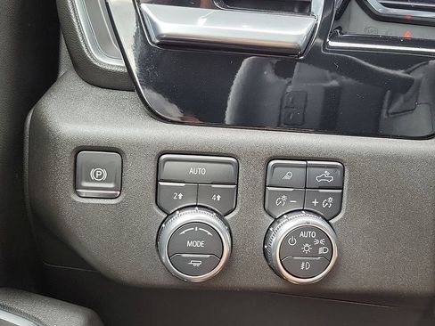 Used 2025 GMC Sierra 1500 Elevation w/ Elevation Premium Package AWD/4WD image 14
