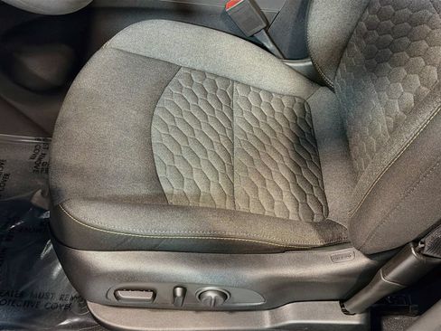 Used 2019 Chevrolet Equinox LT FWD image 16