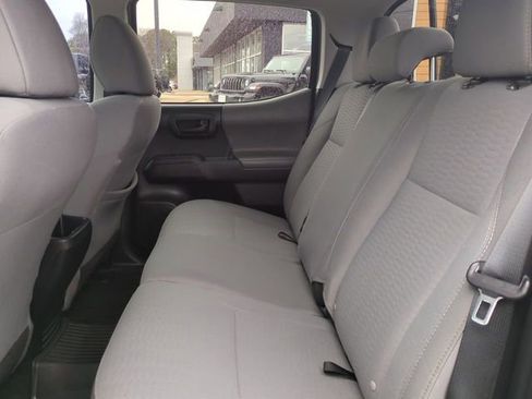 Used 2019 Toyota Tacoma SR w/ SR Convenience Package image 14