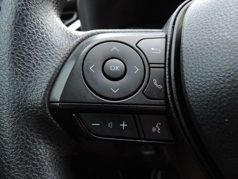 Used 2024 Toyota RAV4 XLE FWD image 28