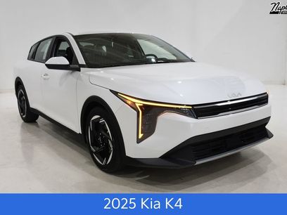New 2025 Kia K4 EX