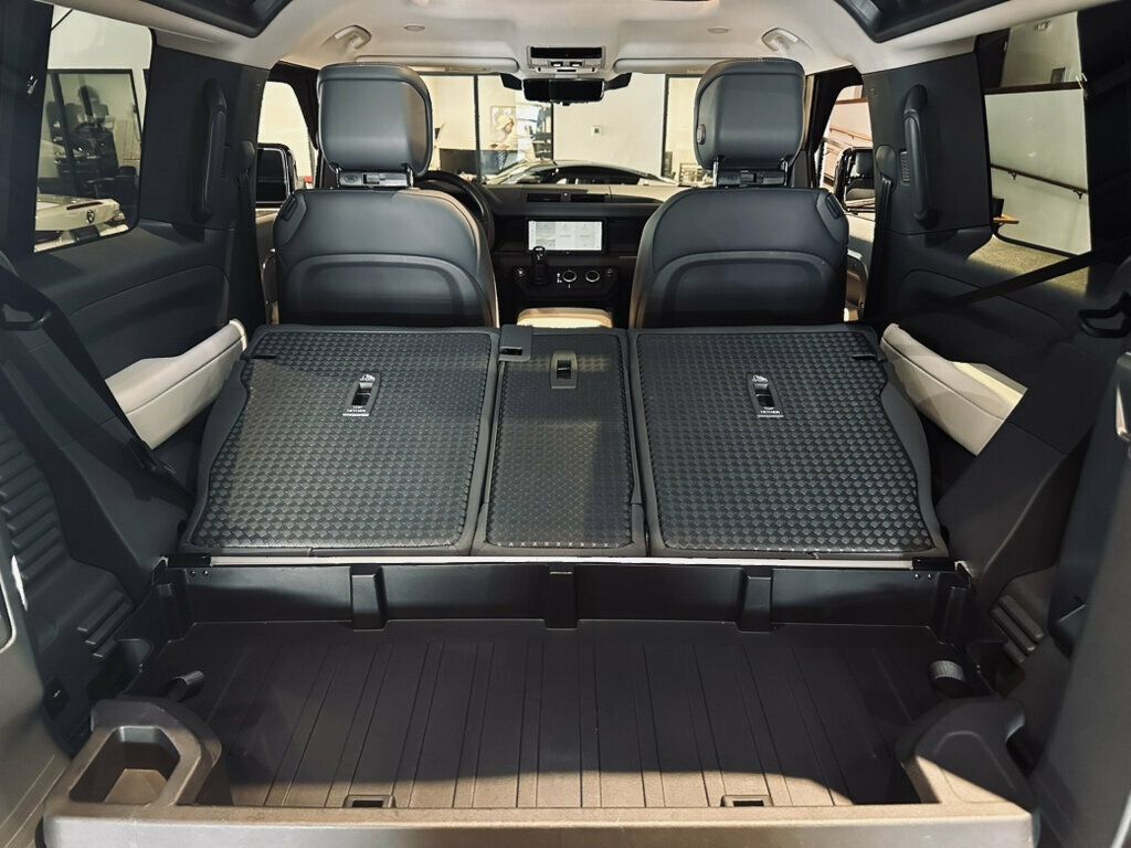 Used 2024 Land Rover Defender 90 X-Dynamic SE AWD/4WD image 22
