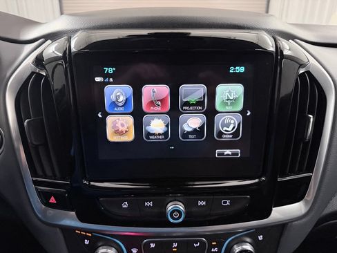 Used 2019 Chevrolet Traverse Premier w/ Driver Confidence II Package FWD image 16