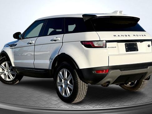 Used 2017 Land Rover Range Rover Evoque SE AWD/4WD image 4
