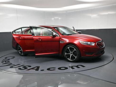 Used 2015 Ford Taurus Limited w/ Equipment Group 301A AWD/4WD image 26