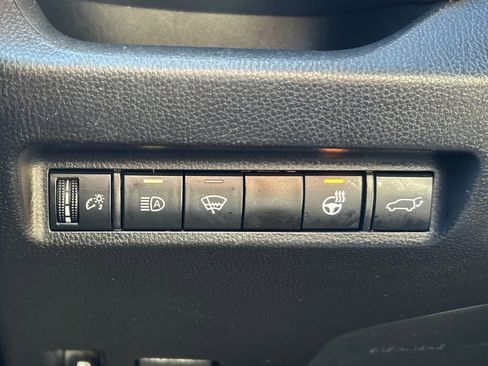 Used 2022 Toyota RAV4 XLE Premium image 23