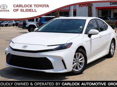 Used 2025 Toyota Camry LE w/ Convenience Package FWD image 1