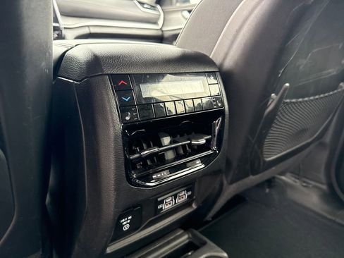 Used 2023 Jeep Grand Cherokee L Limited w/ Luxury Tech Group II AWD/4WD image 27
