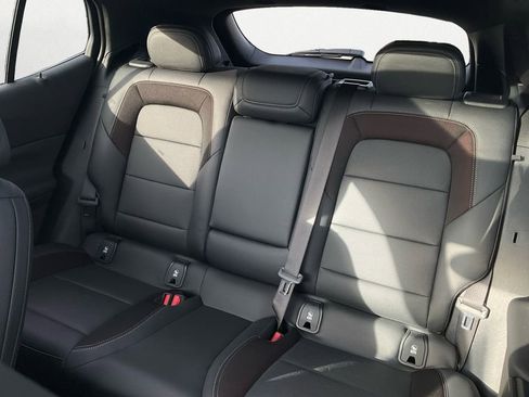 Used 2025 Chevrolet Equinox EV RS w/ LPO, Trailering Package image 9