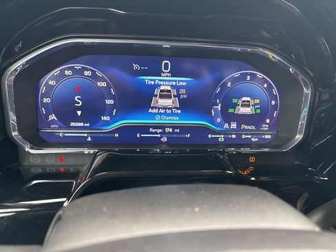 Used 2024 Chevrolet Silverado 1500 LT image 9