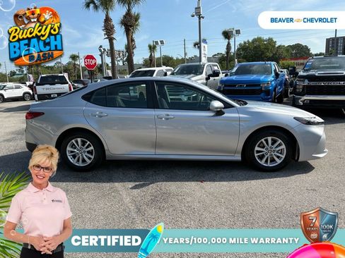 Used 2025 Toyota Camry LE FWD image 8