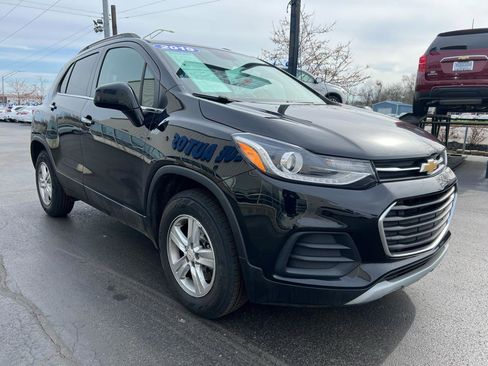 Used 2019 Chevrolet Trax LT w/ LT Convenience Package image 8