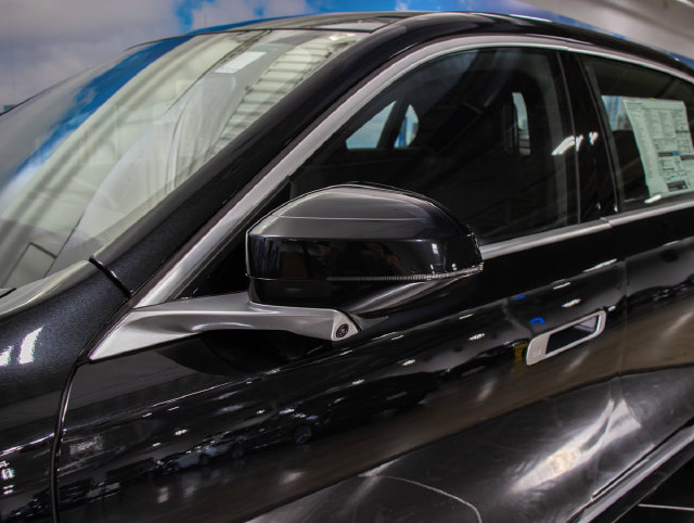 Used 2027 BMW i7 xDrive50 AWD/4WD image 8