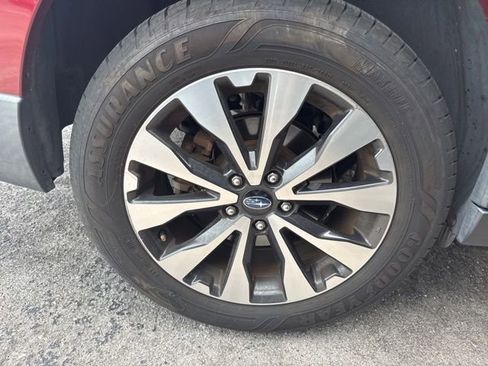 Used 2017 Subaru Outback 2.5i Limited AWD/4WD image 10