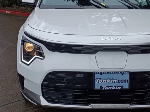 Used 2024 Kia Niro Wind w/ Wind Preserve Package image 9