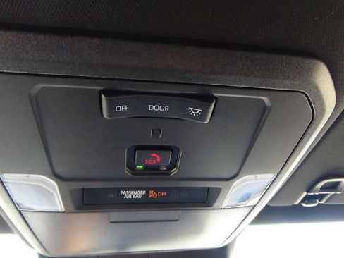 Used 2025 Toyota Tacoma TRD Sport AWD/4WD image 31