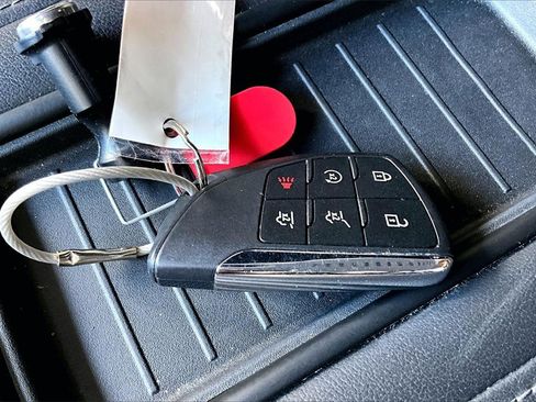 Used 2023 Chevrolet Suburban LT image 28