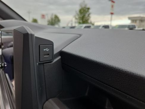 Used 2024 Toyota Tacoma SR5 AWD/4WD image 30