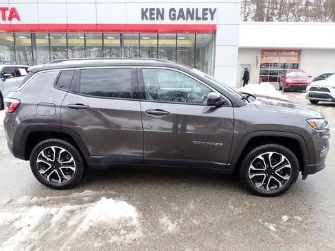 Used 2022 Jeep Compass Limited image 2