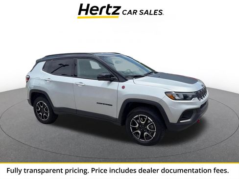 Used 2025 Jeep Compass Trailhawk AWD/4WD image 1