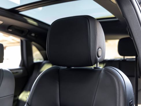 Certified 2023 Porsche Macan AWD/4WD image 26