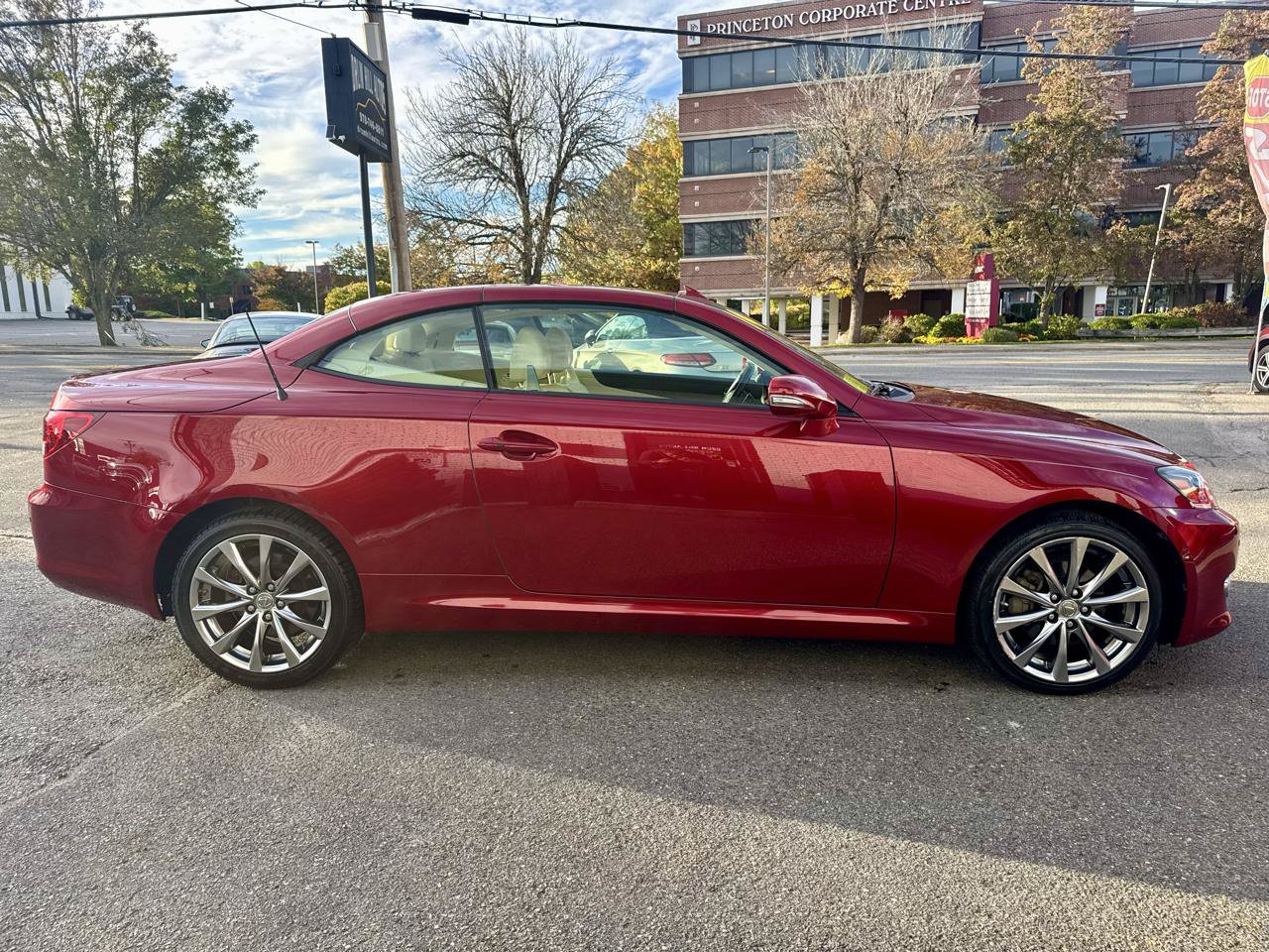 Used 2014 Lexus IS 250C w/ Navigation System Package RWD image 12