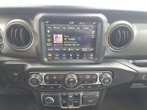 Used 2021 Jeep Gladiator Sport AWD/4WD image 19