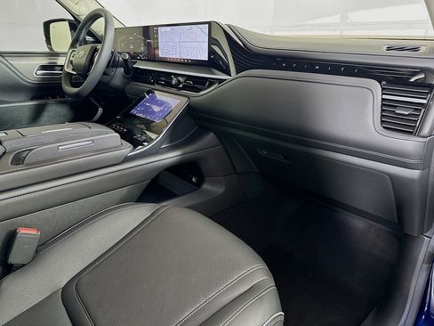 Certified 2025 INFINITI QX80 Luxe image 39