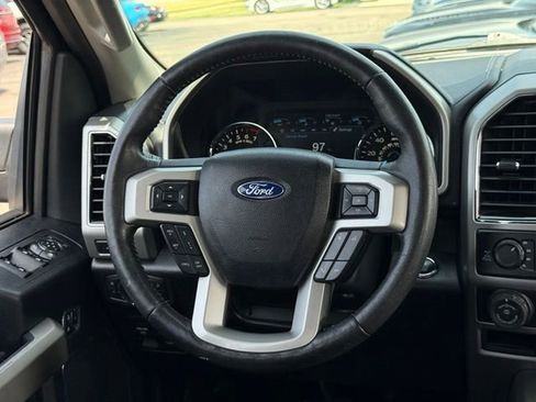 Used 2019 Ford F150 Lariat w/ Equipment Group 502A Luxury AWD/4WD image 9