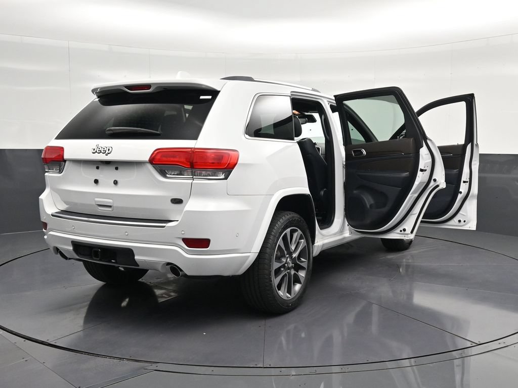 Used 2017 Jeep Grand Cherokee Overland w/ Jeep Active Safety Group RWD image 38