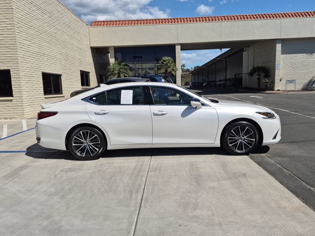 Used 2025 Lexus ES 300h w/ Premium Package FWD image 4