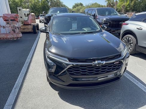 Certified 2025 Chevrolet Trax RS w/ Driver Confidence Package FWD image 93
